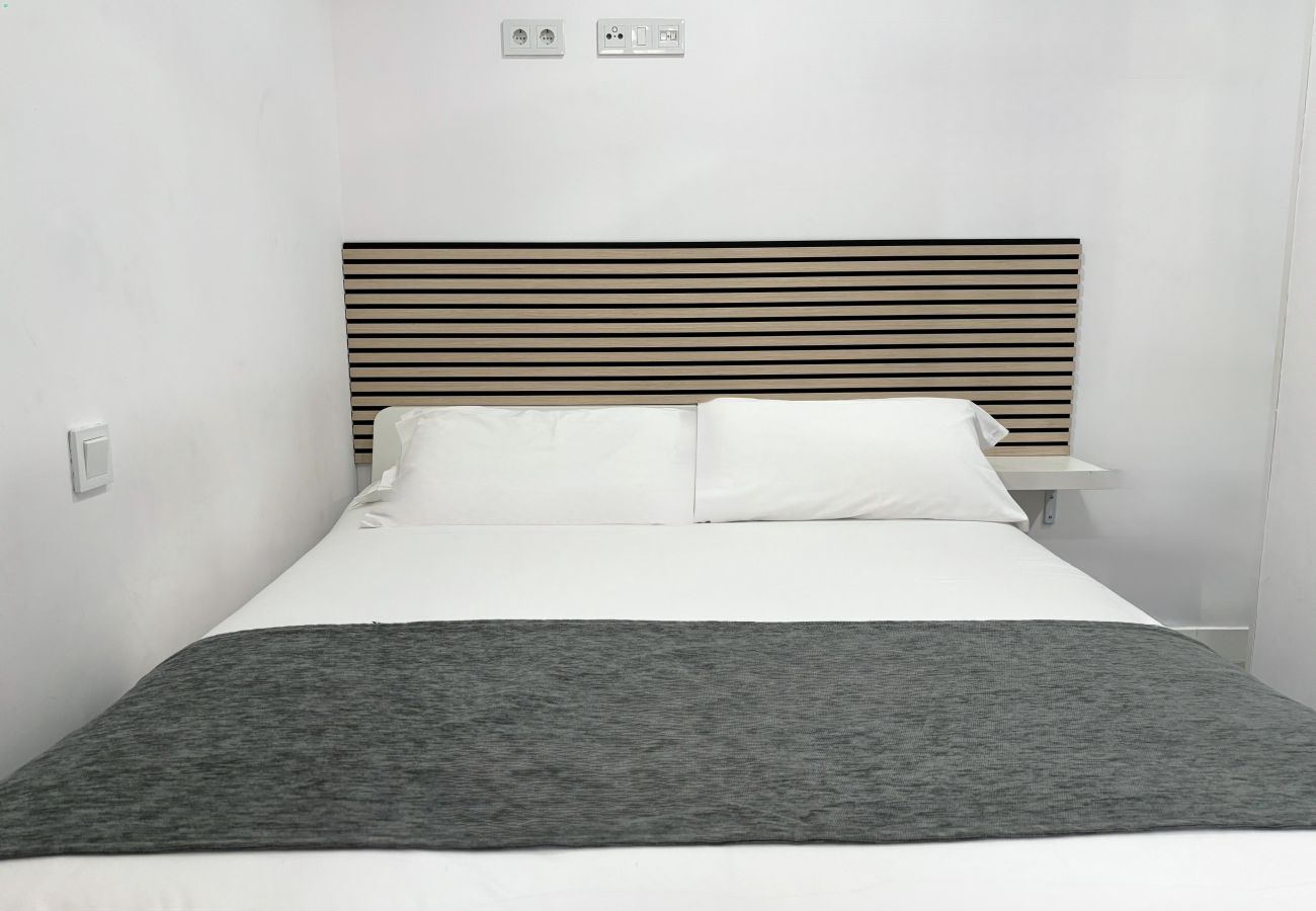 Studio in Madrid - XI PlazaMayorSuites XI CATEDRAL DE LA ALMUDENA